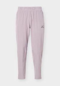 Valimata, light violet ore/black