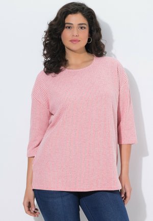 Ulla Popken PULLOVER, STREIFENSTRUKTUR, RUNDHALS, 3/4-ARM - Striktrøje - coral