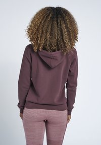 Hummel Felpa con zip - brown