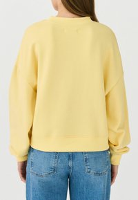 Ivy Copenhagen SUKI - Pusa - mellow yellow