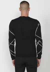 Koroshi Pulover - black