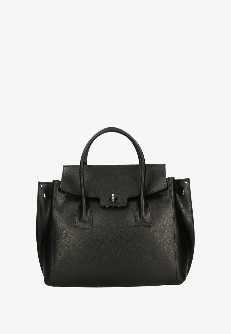 Borsa a tracolla in pelle nera con un design strutturato, Maniglie superiori, chiusura a pattina e un piccolo accento metallico sul davanti. Dettaglio della superficie testurizzata.