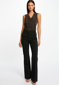 Morgan SLEEVELESS METALLISED THREADS - Débardeur - dore