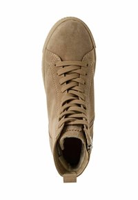 Hellbeige Wildledersneaker im High-Top-Stil mit Schnürung, strukturiertem Obermaterial und einem seitlichen Reißverschluss. Weiche Innenausstattung und runde Zehenform.