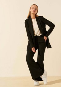 BENOA REGINE - Manteau court - noir