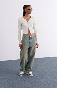 Thumbnail Image 2