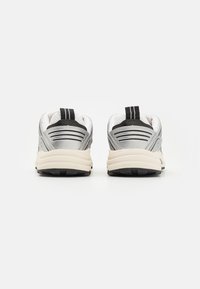 Tommy Jeans ARCHIVE RETRO - Sneakers basse - ecru