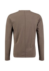 Langärmliges braunes Hemd mit schlichter Gestaltung, ausgestattet mit einem rundem Halsausschnitt und einer zentralen vertikalen Naht auf der Rückseite. Glatte Textur.