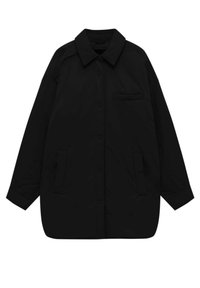 Veste noire à manches longues, avec col, deux poches latérales et une poche à la poitrine, présentée à plat sur un fond blanc.