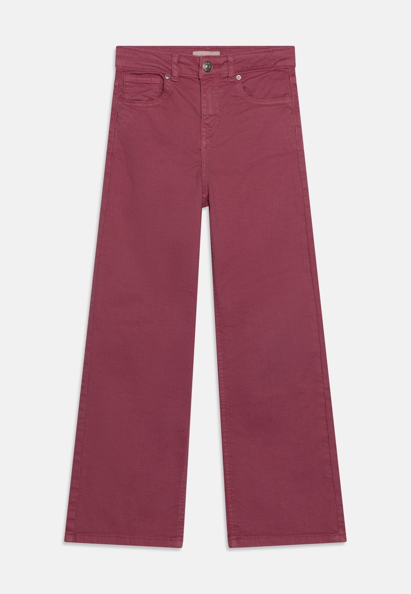 Pantalones de pierna ancha en color burdeos intenso, hechos de algodón, con bolsillos delanteros, cremallera y cierre de botón. Textura suave y detalles mínimos.