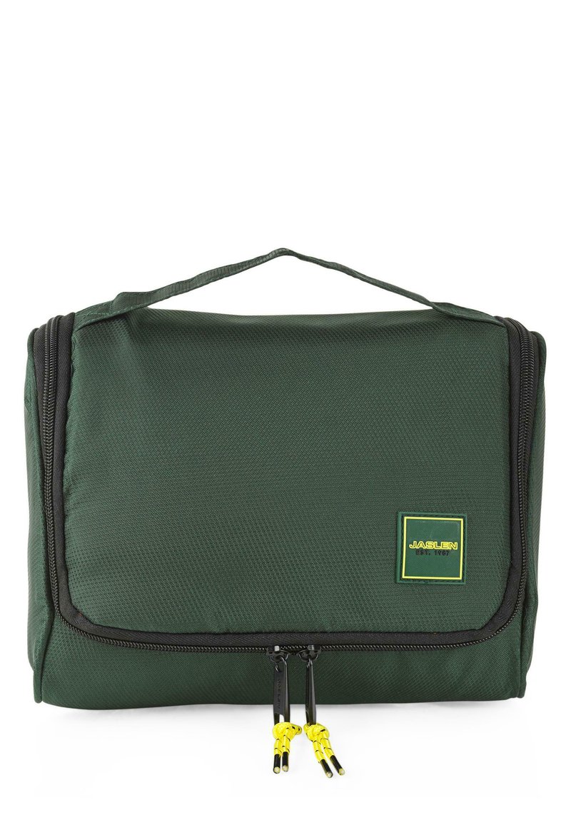 Bolso de viaje verde oscuro hecho de tela texturizada, con un bolsillo frontal con acentos amarillos, doble cremallera y un asa superior para llevar.
