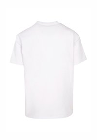 Tricou alb din bumbac, cu mâneci scurte, guler rotund, design simplu fără modele sau embellismente. Textură netedă, fit standard drept.