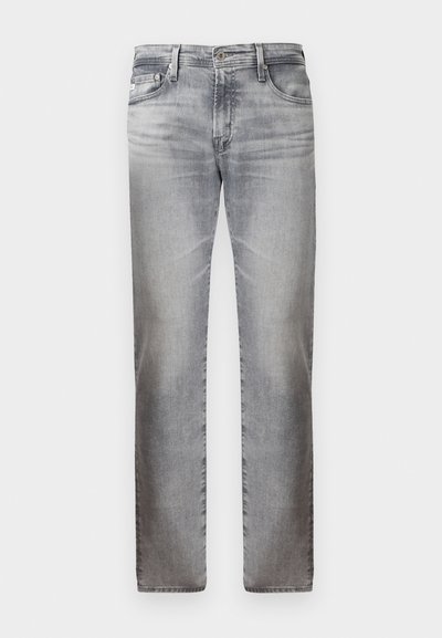 Graue Denim-Jeans mit einem verblassten Design, gerader Beinführung, fünf Taschen und einem Metallknopfverschluss an der Taille. Weiche Textur, keine ausgeprägten Muster.