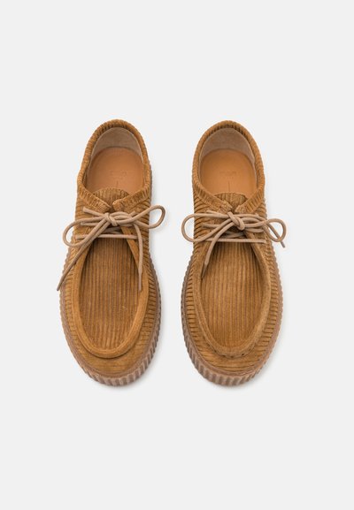 WEEKEND MaxMara KAPOK - Zapatos con cordones - cammello