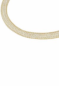 Collar de tono dorado con un diseño de malla flexible, que presenta múltiples pequeñas piedras claras dispuestas en un patrón lineal en la parte frontal.