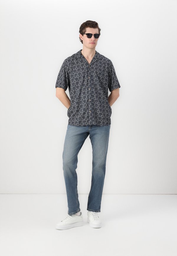 COMFORT PRINTED SHIRT - Shirt4