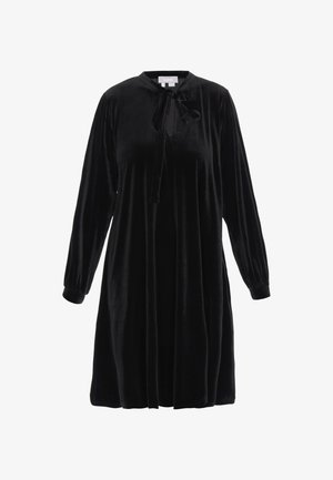 Schwarzes, samtweiches Kleid mit langen Ärmeln, einem runden Ausschnitt und einem Bändchen-Detail am Kragen. Verfügt über eine lockere Passform und eine sanfte Textur.