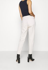 Esprit Jeans straight leg - off-white