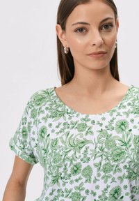 Greenpoint - T-shirt z nadrukiem