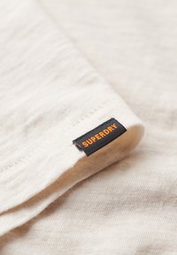 Unselected, oat cream marl