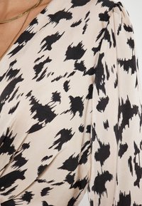 faina Rochie de zi - beige mehrfarbig
