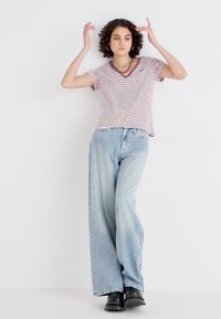 Levi's® PERFECT - Camiseta básica - rose/taupe