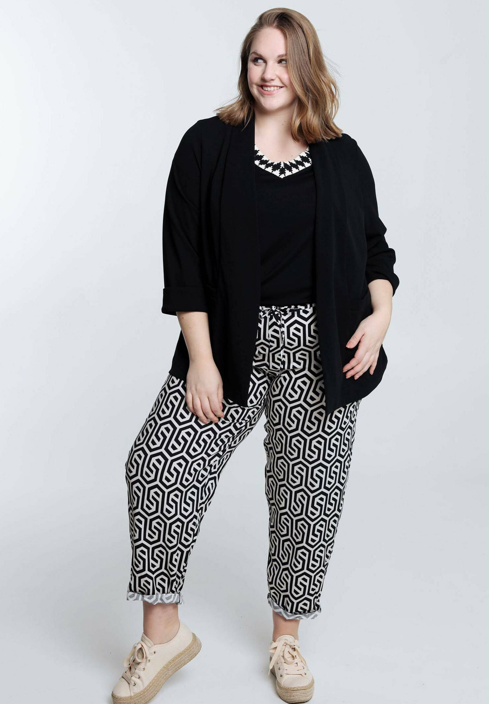 Paprika MIT GEOMETRISCHEM MUSTER Broek black zwart Zalando.be