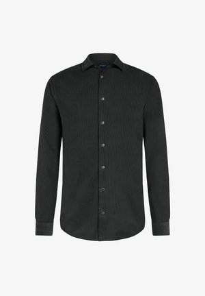 Zwart overhemd met lange mouwen, knoopsluiting, puntige kraag en knoopmanchetten, weergegeven op een witte achtergrond.