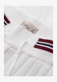 Sélectionné, white