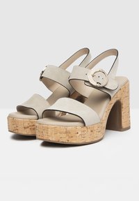 NeroGiardini Sandali con plateau - ivory