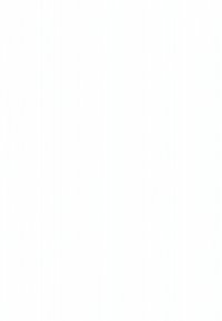 Persona con occhiali e una maglietta a righe che tiene un libro aperto, in piedi davanti a una lavagna bianca con appunti e diagrammi.