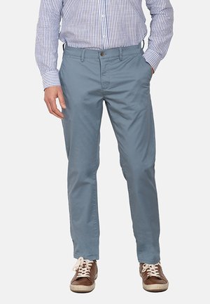 EMBLEMS NIKO - Pantalones chinos - celeste