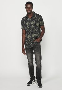 Koroshi SHORT SLEEVE - Krekls - kaki   khaki