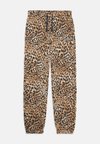 KIDS RELAXED GAP LOGO JOGGERS - Pantaloni sportivi - black/camel