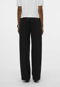 Vero Moda VMMADJA MITTLERE TAILLE - Pantaloni - black