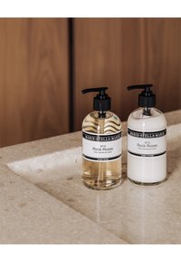 Marie-Stella-Maris HAND GIFT SET ROCK ROSES - Bad- & bodyset - n/a