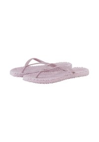Lichtpaarse gevlochten teenslippers met dunne rubberen banden en gestructureerde zolen, iets naar rechts gekant op een witte achtergrond.
