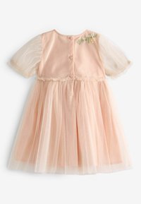 Robe fille couleur pêche clair avec manches bouffantes transparentes, jupe en tulle, boutons dans le dos et petite broderie florale près de l'encolure.