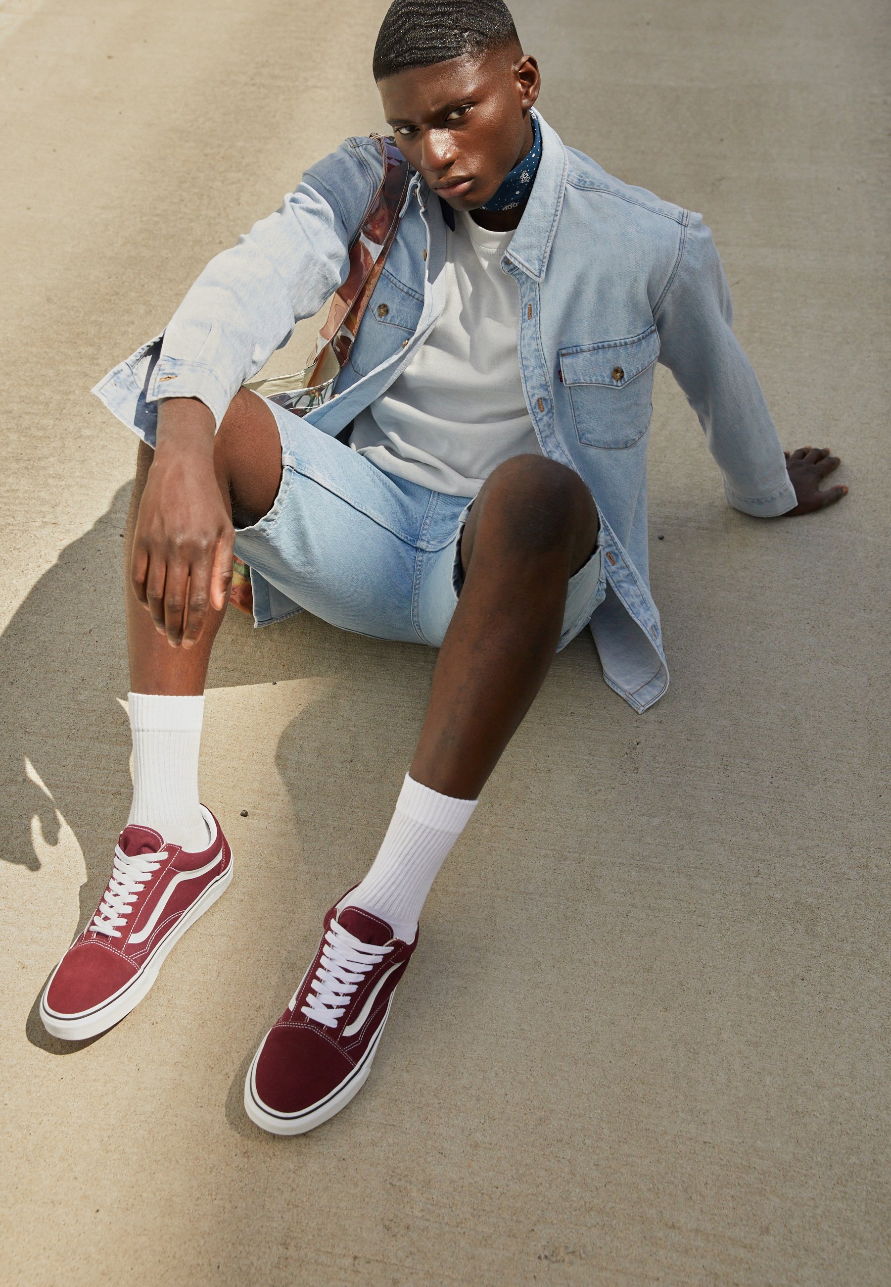 ua old skool sneakers