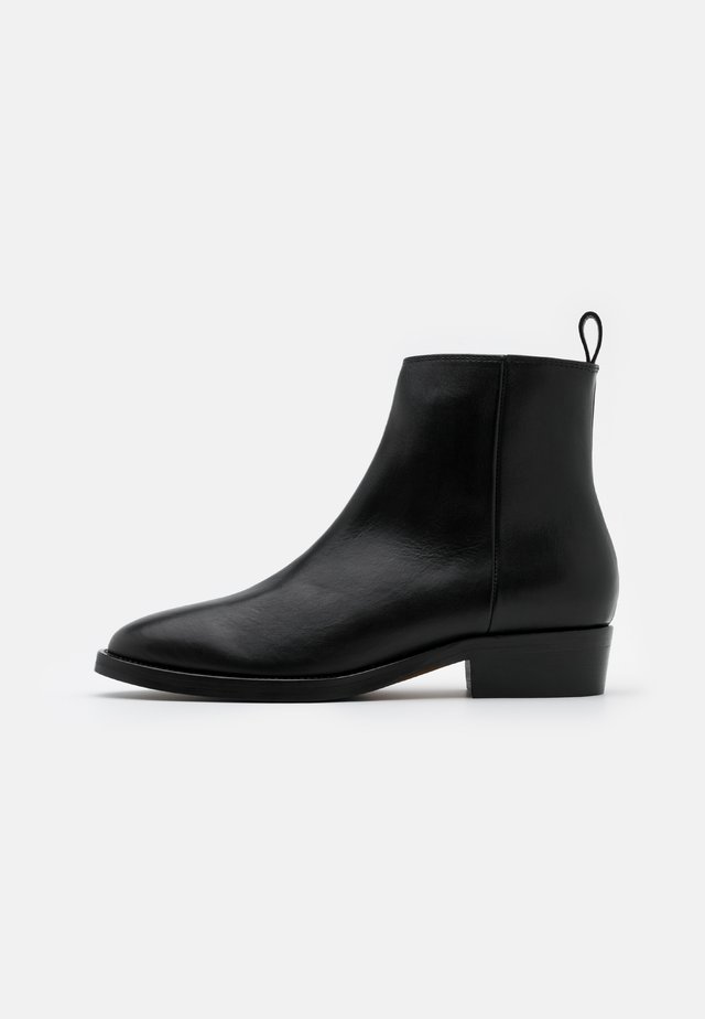 HANDCRAFTED HUNTER - Classic ankle boots - black