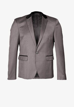 Blazer da uomo grigio con un solo bottone, collo in velluto nero e due tasche anteriori con pattina, mostrato su sfondo bianco.