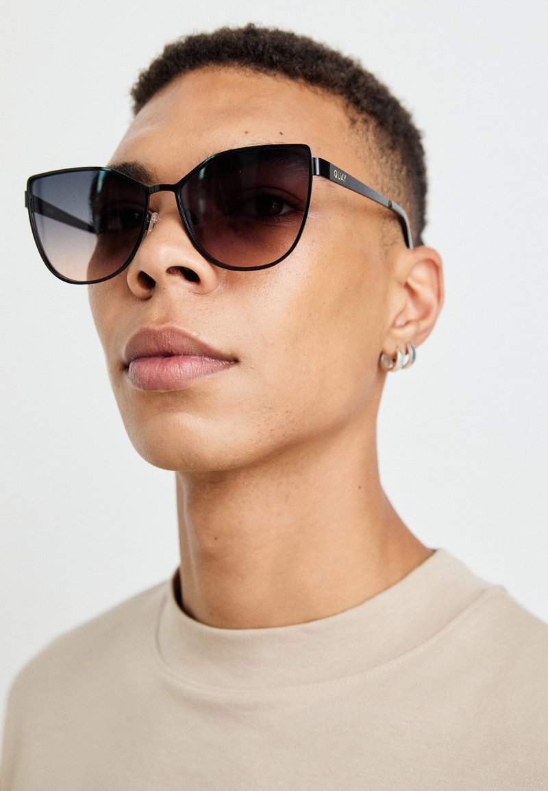 QUAY AUSTRALIA IN PURSUIT UNISEX - Sunglasses - black/smoke  display picture 1