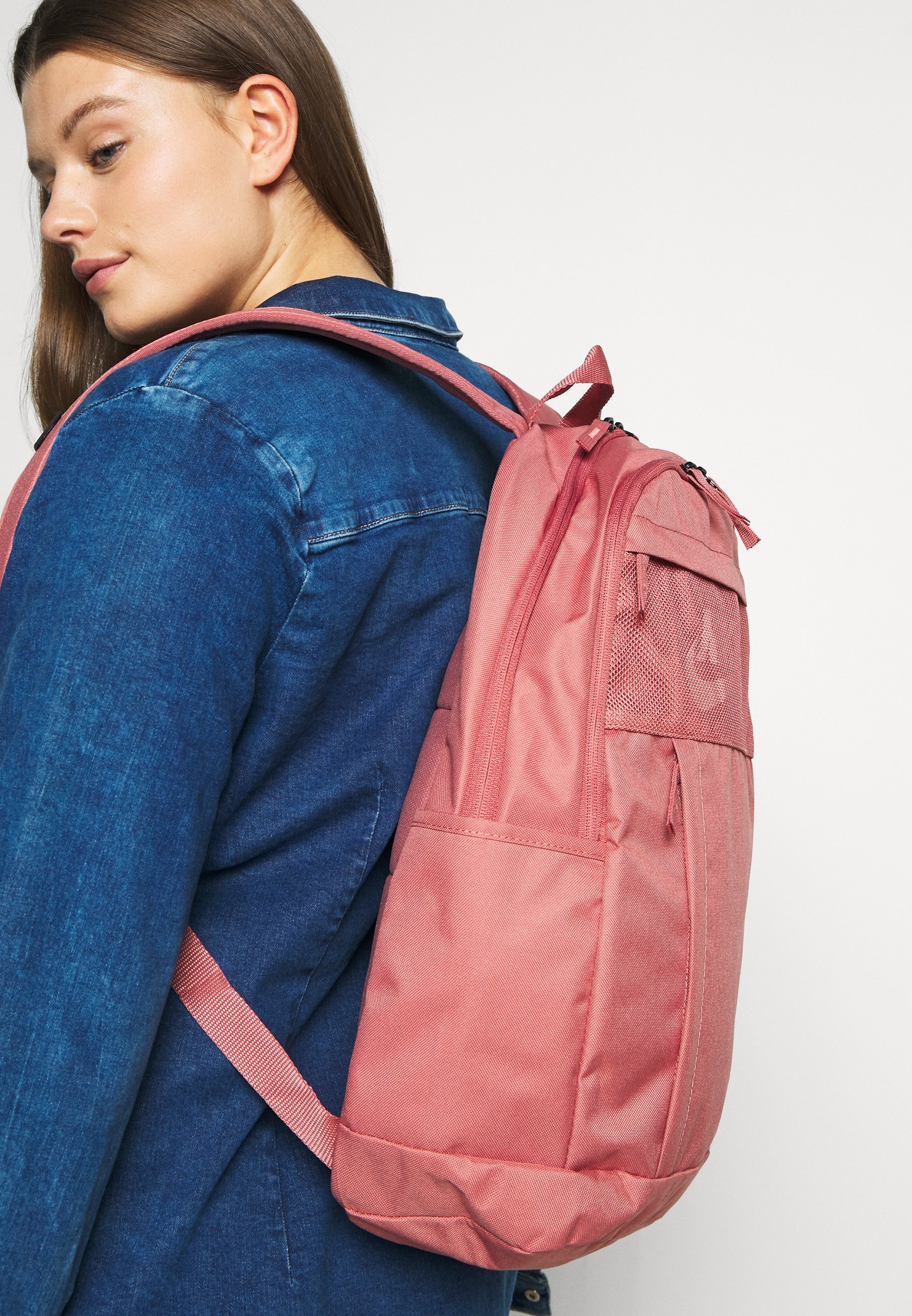 nike elemental 2.0 backpack pink