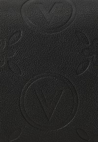 Thumbnail Image 5