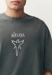 Next LICENSE REGULAR - Majica kratkih rukava s printom - charcoal grey nirvana