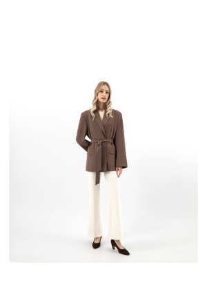 Wojas Decolleté - brown