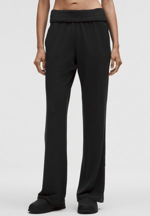 BECALM MID-RISE FLARED - Pantaloni - black