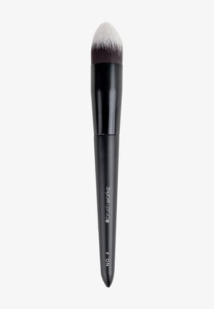 BRUSHWORKS NO. 4 TAPERED PRECISION BUFFING BRUSH - Beauty-accessoire - black