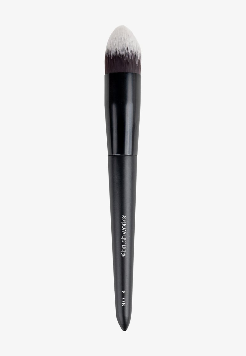 Brushworks - BRUSHWORKS NO. 4 TAPERED PRECISION BUFFING BRUSH - Face Accessory - black, Ampliar