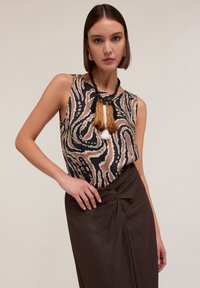 Motivi - FLUIDO STAMPATO CON - Blouse - marrone Thumbnail Image 1
